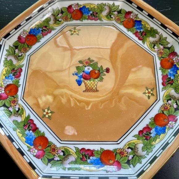 NIPPON NORITAKE, LUSTERWARE OCTAGON PLATTER WITH HANDLES. - Picture 2 of 8